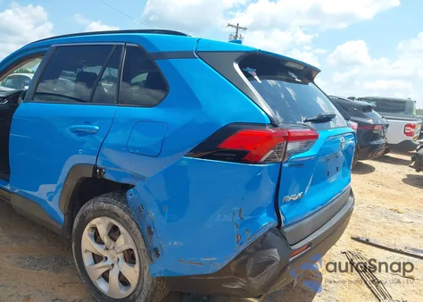 2019 Toyota Rav4 Le z USA, uszkodzony, nr VIN JTMH1RFV7KJ008228